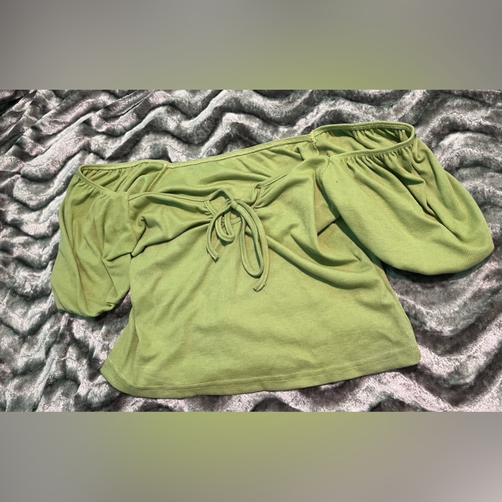 Crop top with tie on it